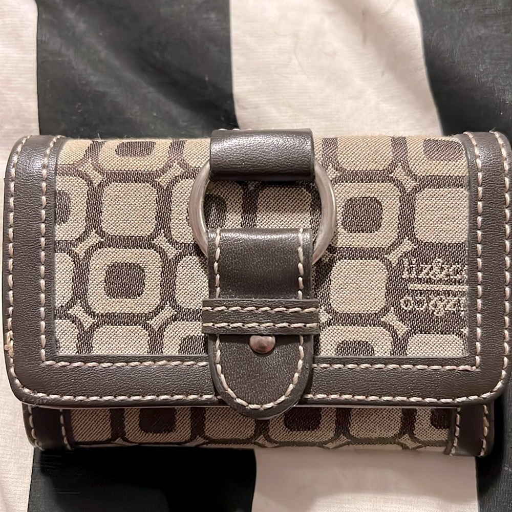 Liz and co. Tri fold wallet